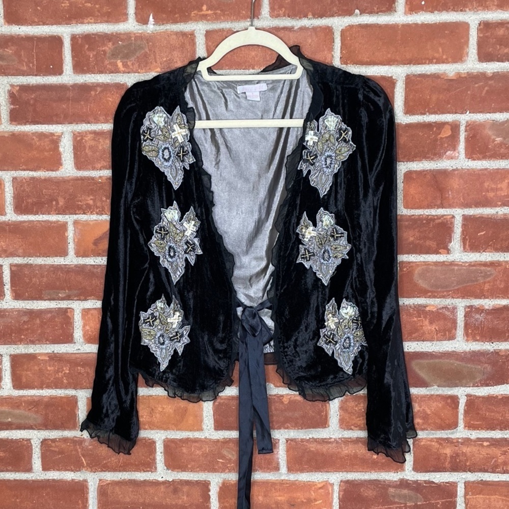 Vintage Pura Vida embroidered tie front cardigan top